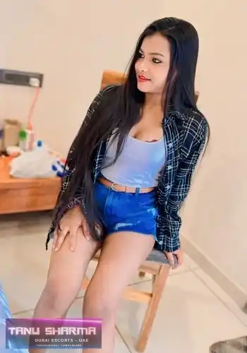 Hot Girl in Mumbai